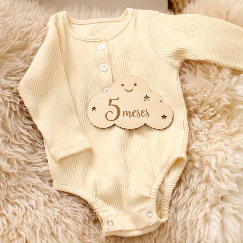 cartes mensuelles en bois pour bébé