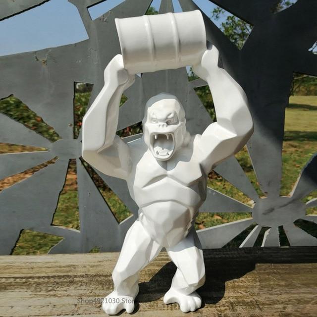 statut king kong avec tonneau blanc